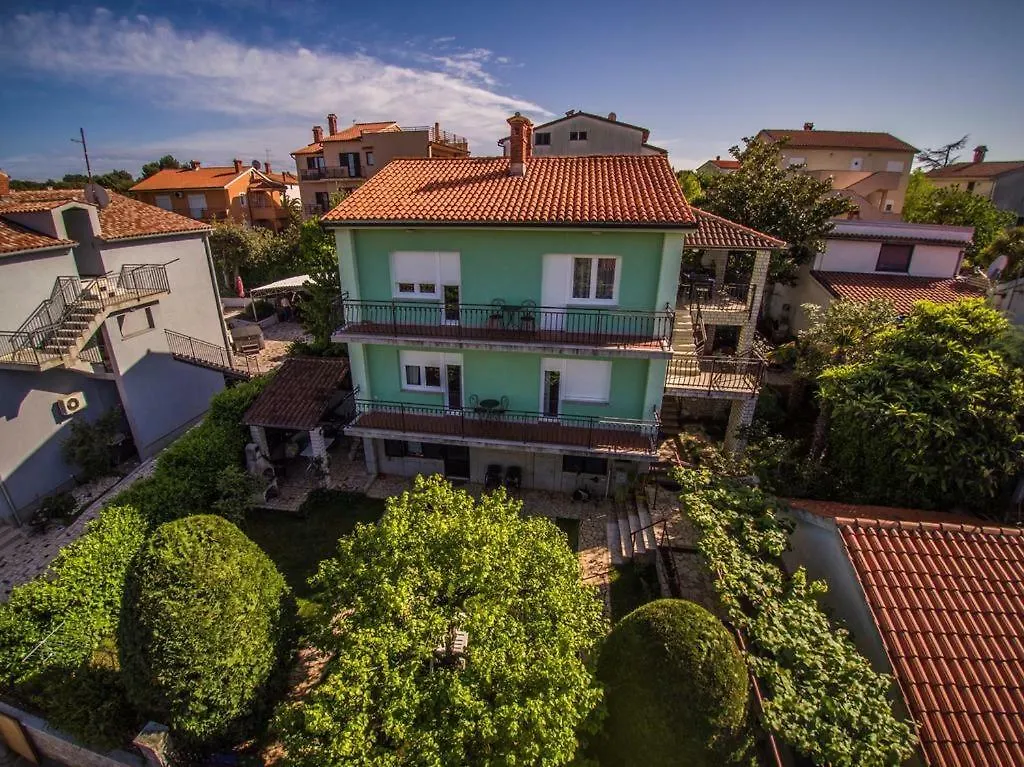 Apartments With A Parking Space Banjole, Pula - 17097